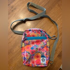 Natural Life 8 in 1 adjustable crossbody bag